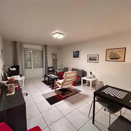 31 Bd De Launay Apartment *